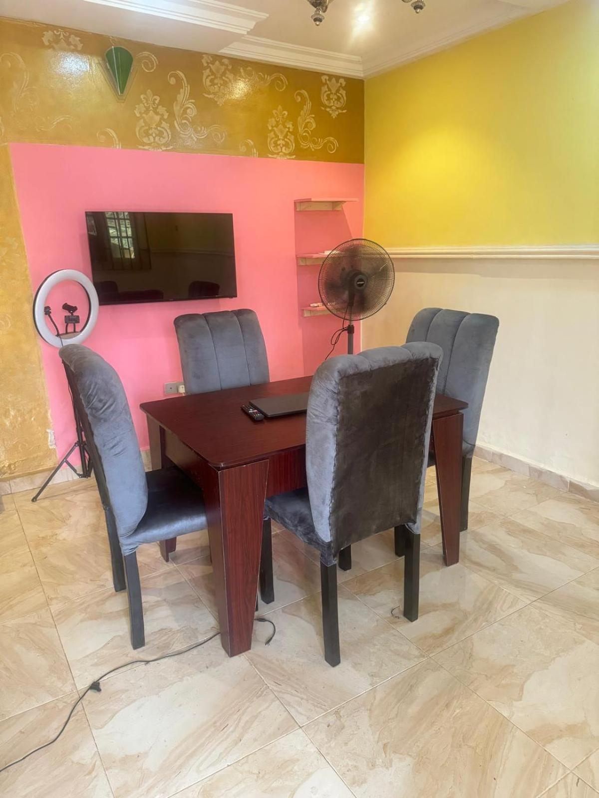 Well Equipped Offices And Studios To Let Benin City Exterior photo